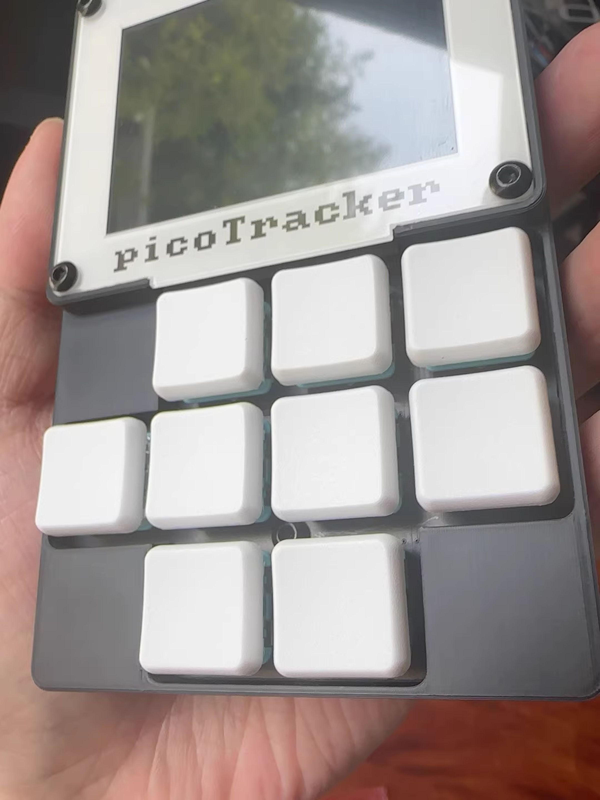 PicoTracker 2.1 - Palm-Sized Open Hardware Groovebox