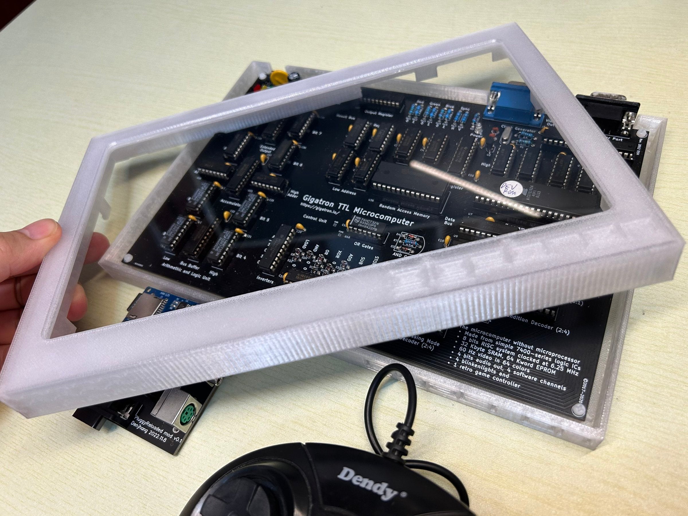 Gigatron – TTL Microcomputer with 3D Case