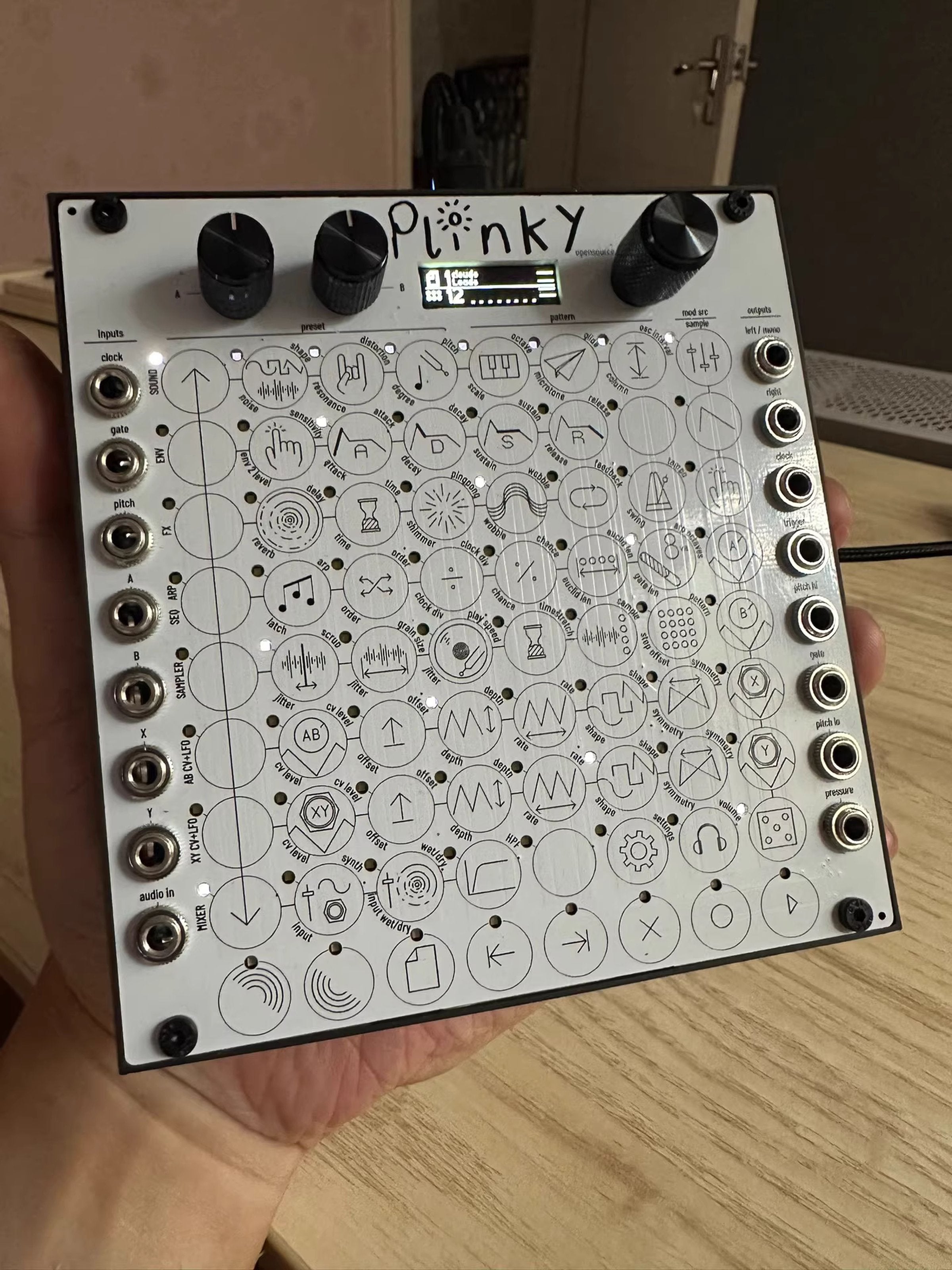 Plinky Synth V3.1 "Sick White" Limited Edition